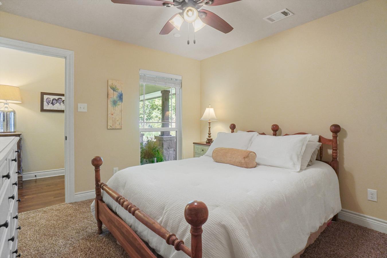 Lake Dallas, Denton, 75065, United States, 6 Bedrooms Bedrooms, ,3 BathroomsBathrooms,Residential,For Sale,1964624