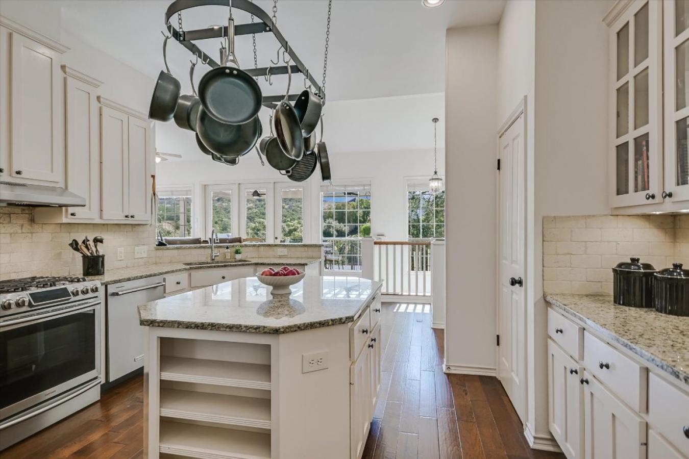 Austin, Travis, 78733, United States, 4 Bedrooms Bedrooms, ,3 BathroomsBathrooms,Residential,For Sale,1964630