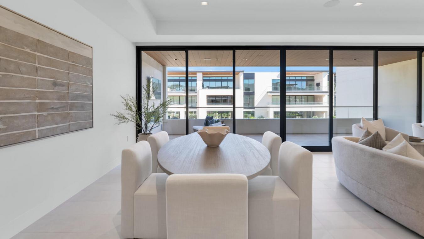 Paradise Valley, Arizona, 85253, United States, 2 Bedrooms Bedrooms, ,2 BathroomsBathrooms,Residential,For Sale,1964628