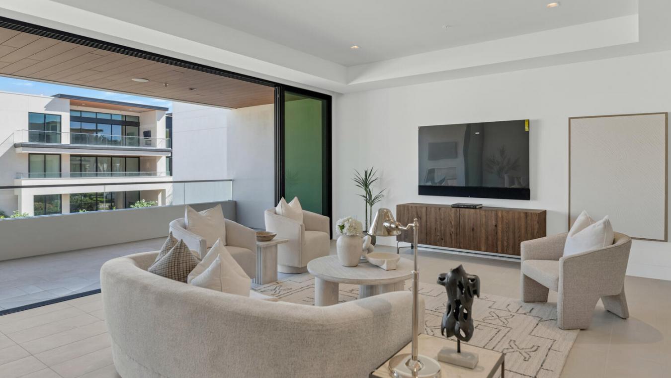 Paradise Valley, Arizona, 85253, United States, 2 Bedrooms Bedrooms, ,2 BathroomsBathrooms,Residential,For Sale,1964628