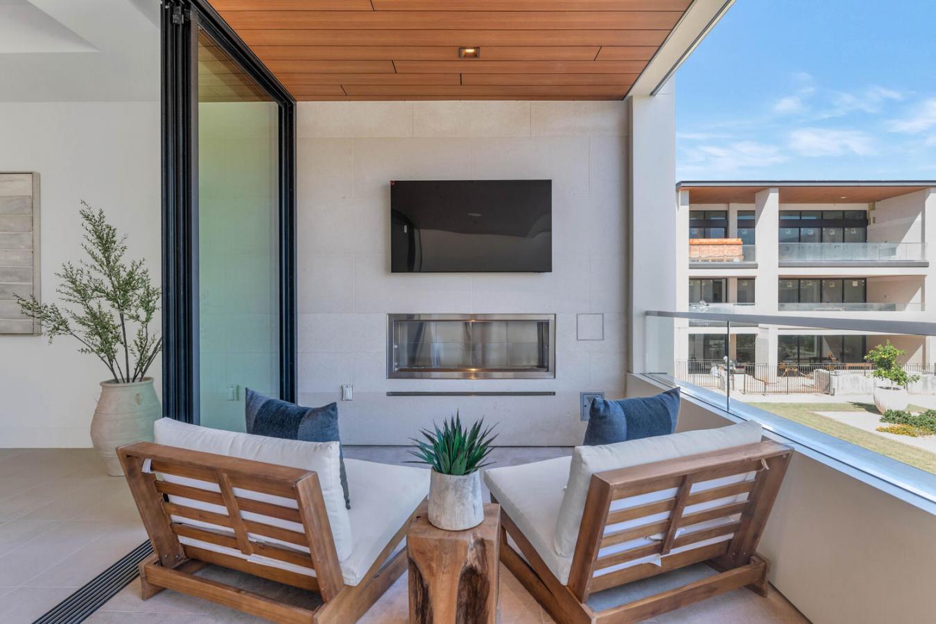 Paradise Valley, Arizona, 85253, United States, 2 Bedrooms Bedrooms, ,2 BathroomsBathrooms,Residential,For Sale,1964628