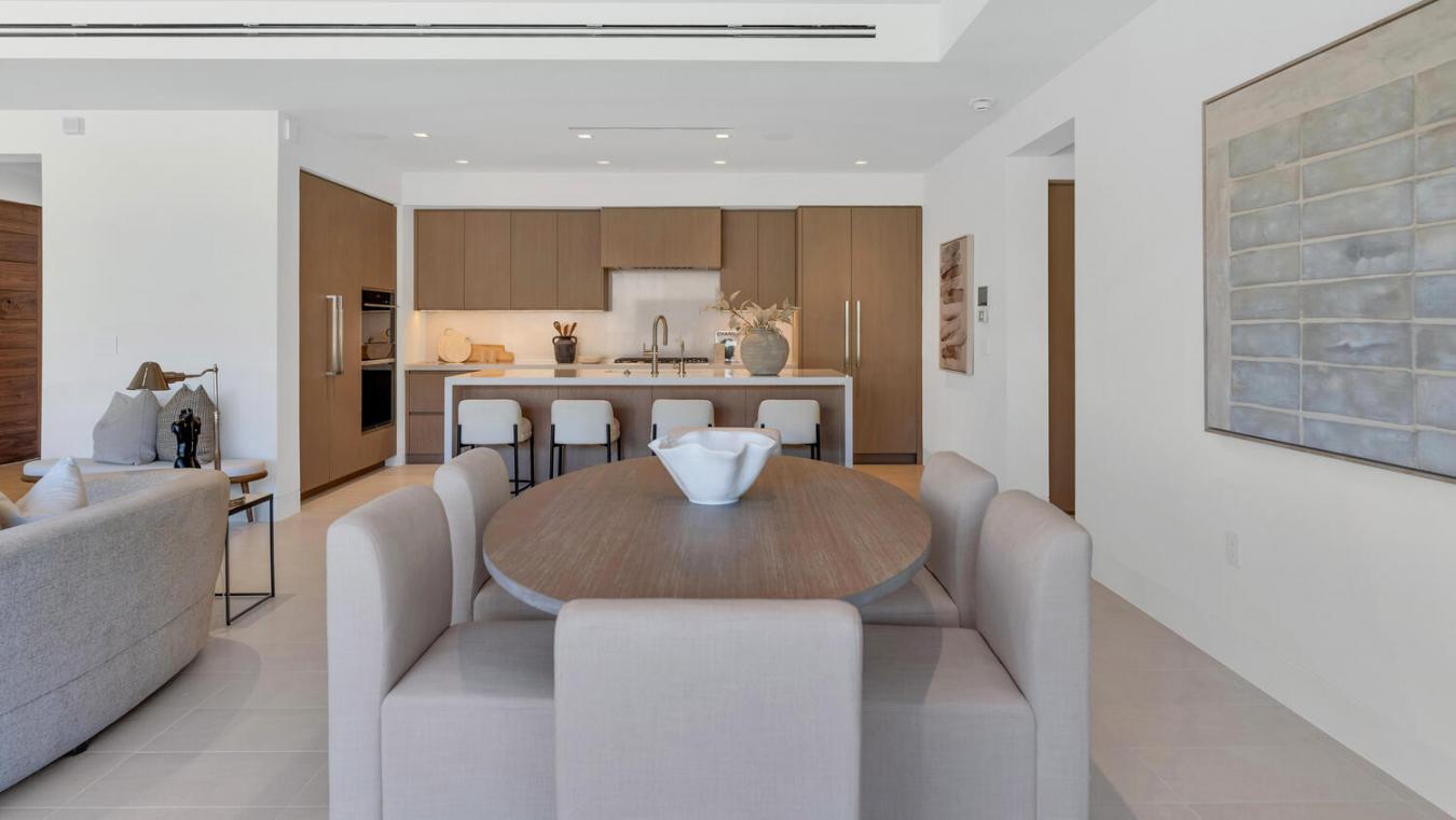 Paradise Valley, Arizona, 85253, United States, 2 Bedrooms Bedrooms, ,2 BathroomsBathrooms,Residential,For Sale,1964628