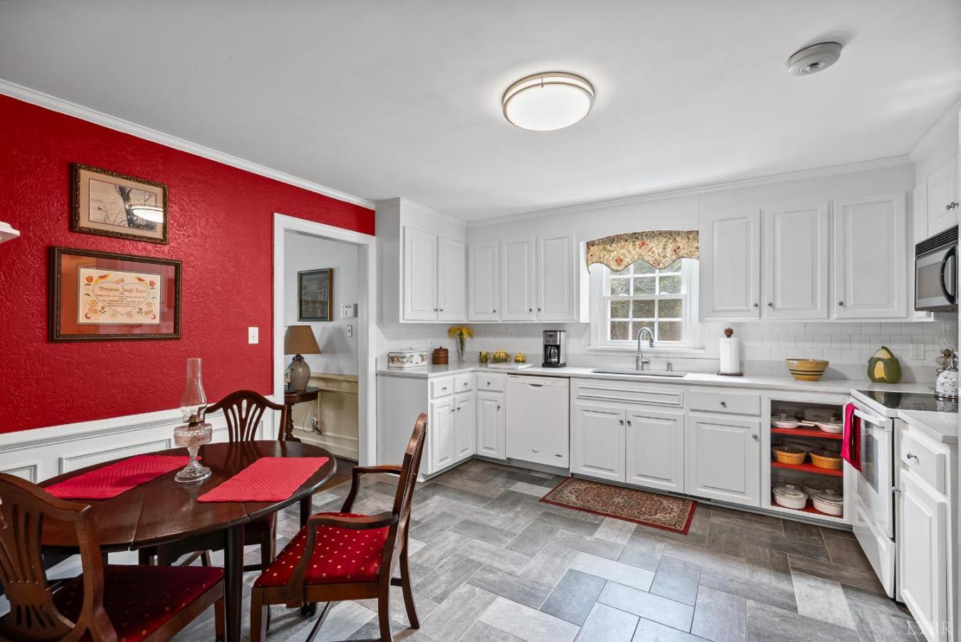 Madison Heights, Amherst, 24572, United States, 5 Bedrooms Bedrooms, ,2 BathroomsBathrooms,Residential,For Sale,1964629