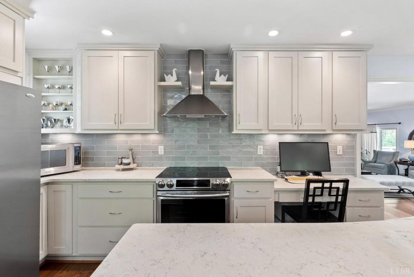 Lynchburg, Bedford, 24503, United States, 4 Bedrooms Bedrooms, ,3 BathroomsBathrooms,Residential,For Sale,1964626