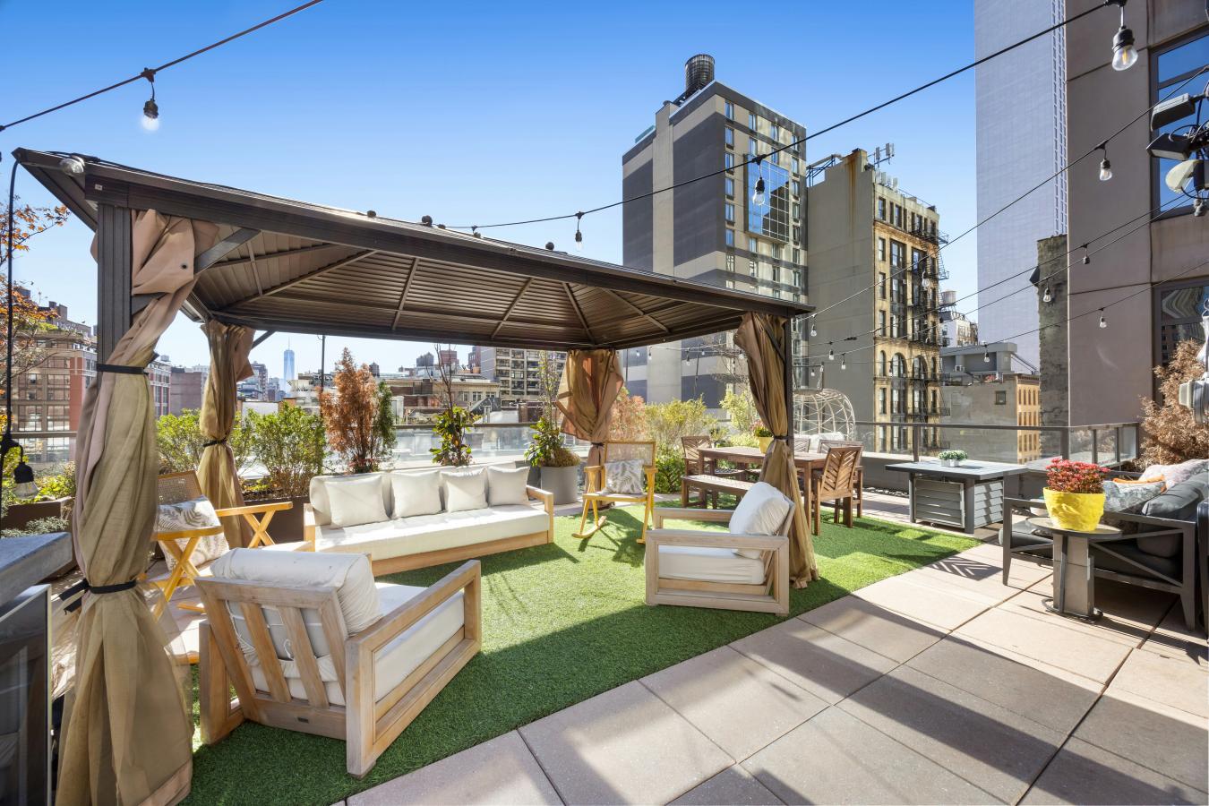 Chelsea, New York, 10011, United States, 2 Bedrooms Bedrooms, ,2 BathroomsBathrooms,Residential,For Sale,1965946