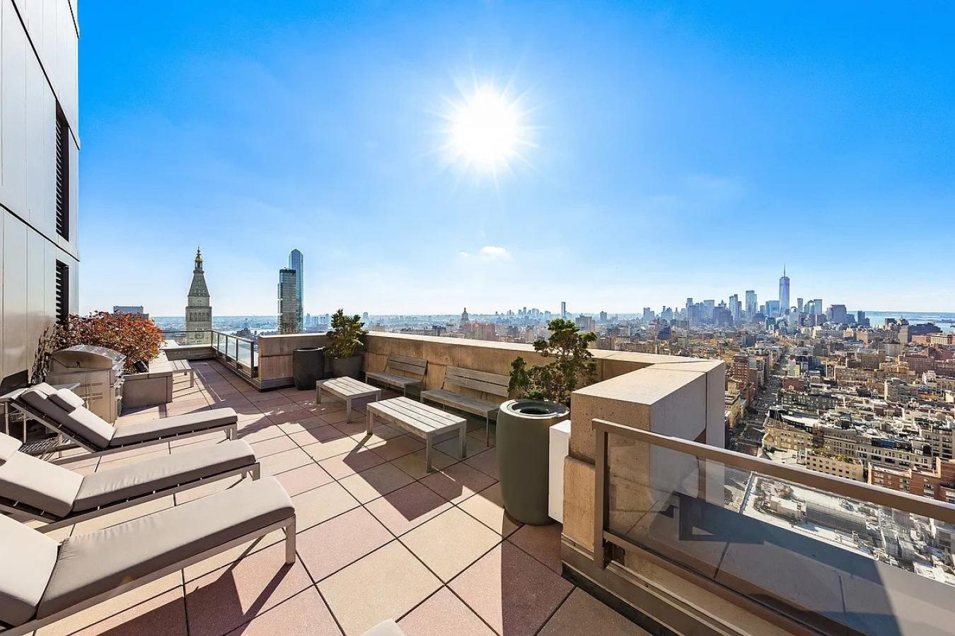 Chelsea, New York, 10011, United States, 2 Bedrooms Bedrooms, ,2 BathroomsBathrooms,Residential,For Sale,1965946