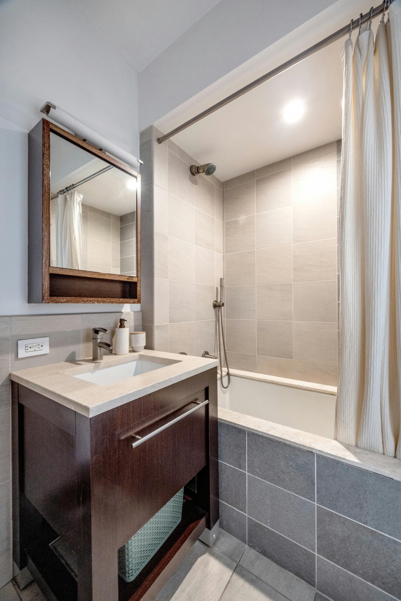 Chelsea, New York, 10011, United States, 2 Bedrooms Bedrooms, ,2 BathroomsBathrooms,Residential,For Sale,1965946