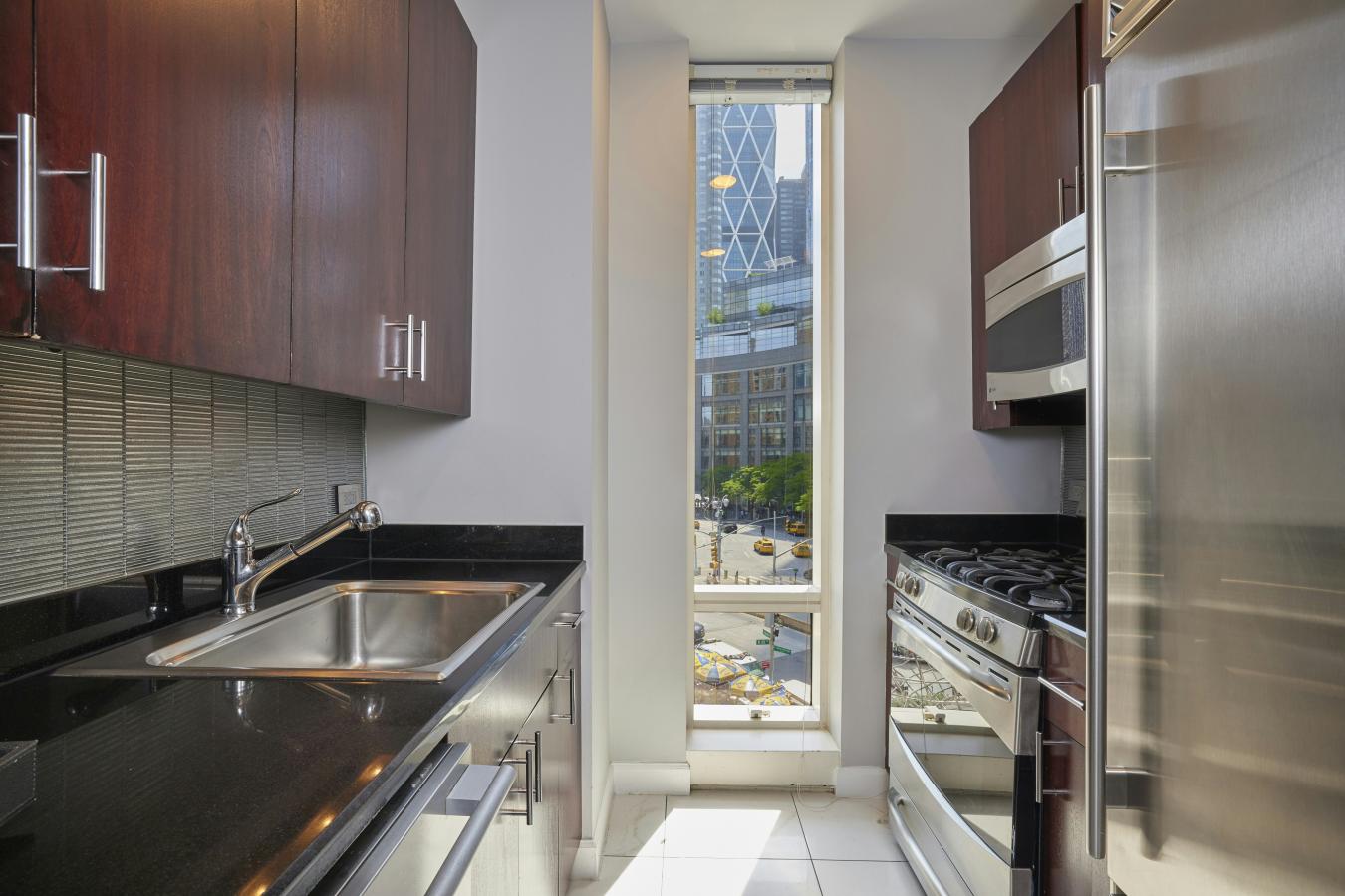 New York, New York, 10023, United States, 2 Bedrooms Bedrooms, ,2 BathroomsBathrooms,Residential,For Sale,1965940