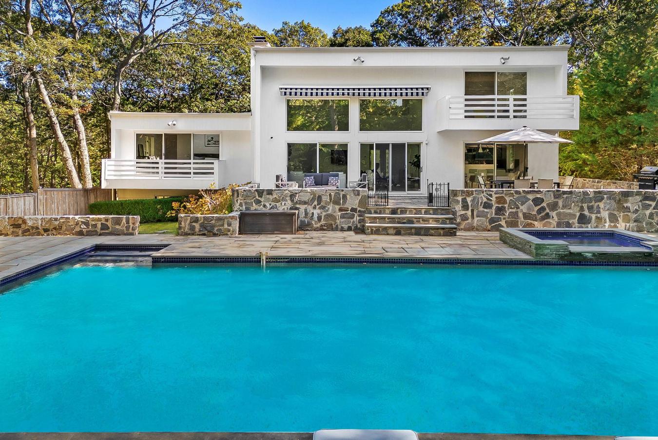 East Hampton, New York, 11937, United States, 4 Bedrooms Bedrooms, ,3 BathroomsBathrooms,Residential,For Sale,2003882 East Hampton, New York, 11937, United States, 4 Bedrooms Bedrooms, ,3 BathroomsBathrooms,Residential,For Sale,2003882