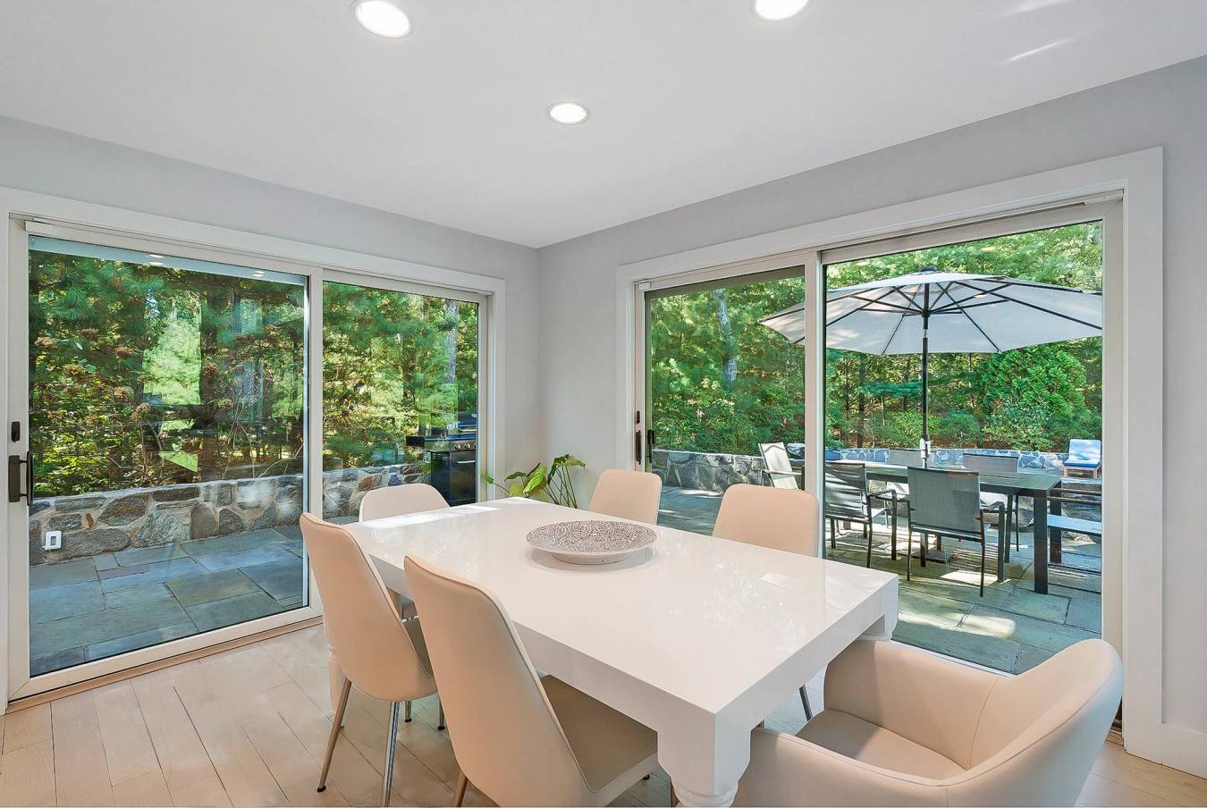 East Hampton, New York, 11937, United States, 4 Bedrooms Bedrooms, ,3 BathroomsBathrooms,Residential,For Sale,2003882