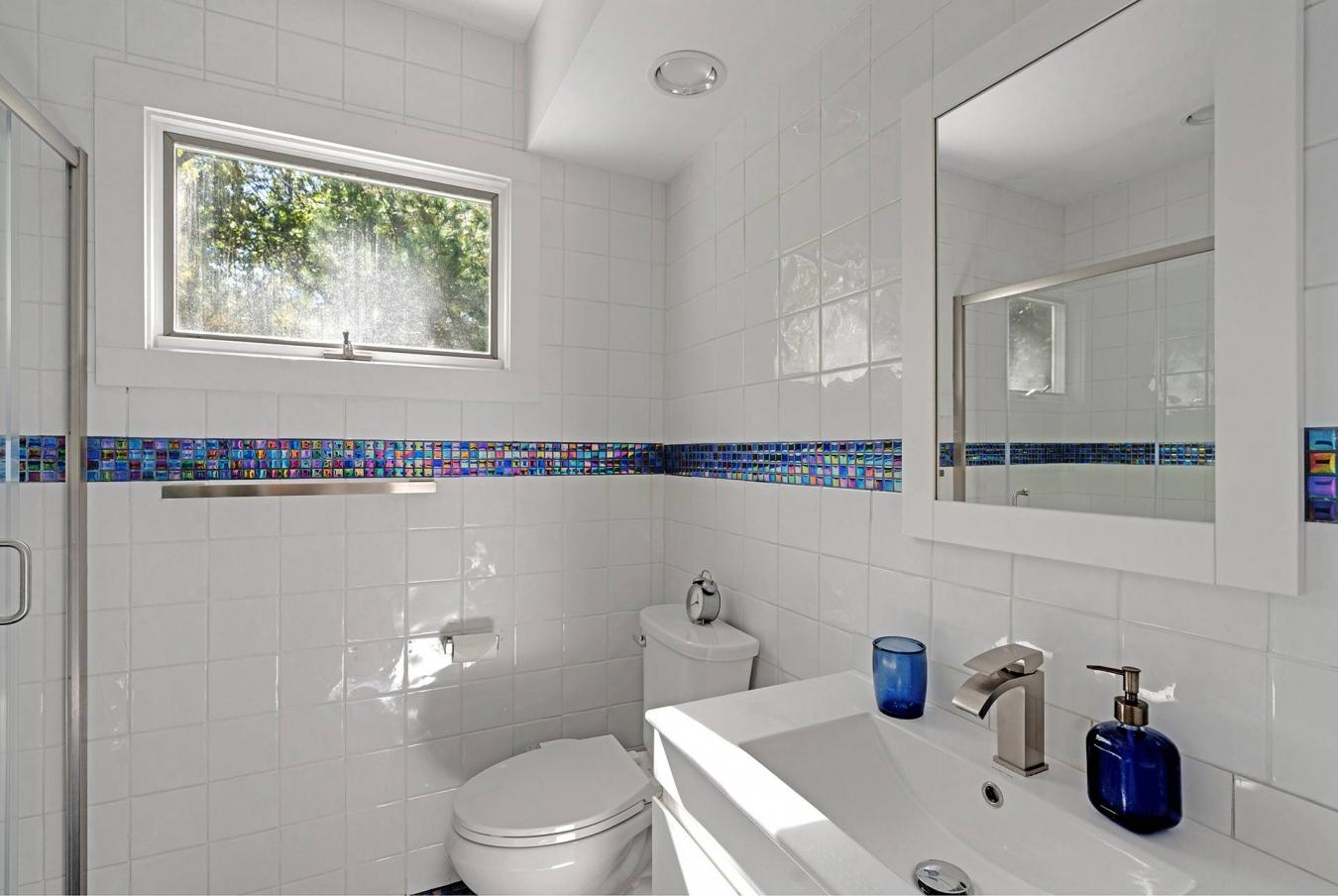 East Hampton, New York, 11937, United States, 4 Bedrooms Bedrooms, ,3 BathroomsBathrooms,Residential,For Sale,2003882