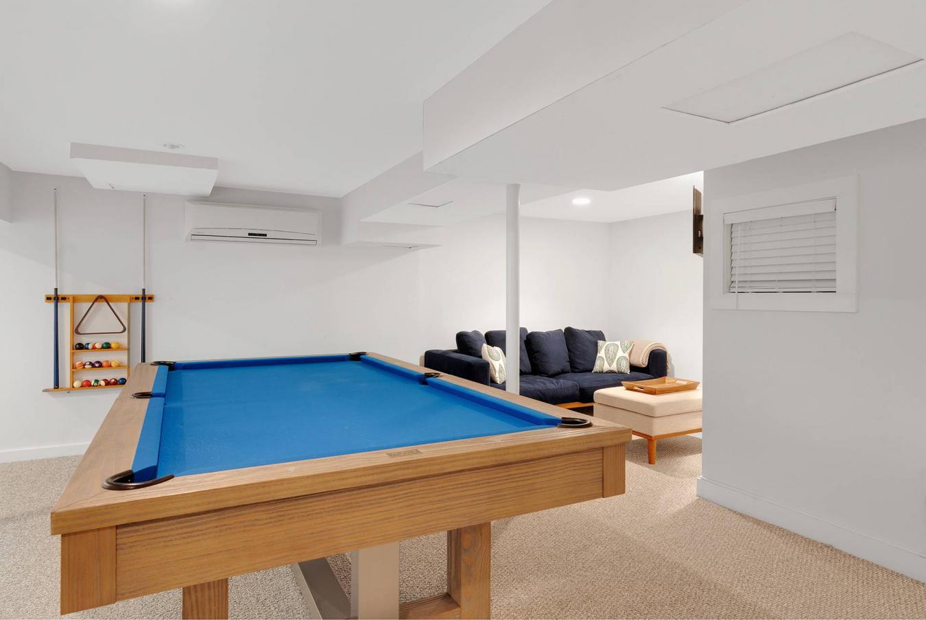 East Hampton, New York, 11937, United States, 4 Bedrooms Bedrooms, ,3 BathroomsBathrooms,Residential,For Sale,2003882