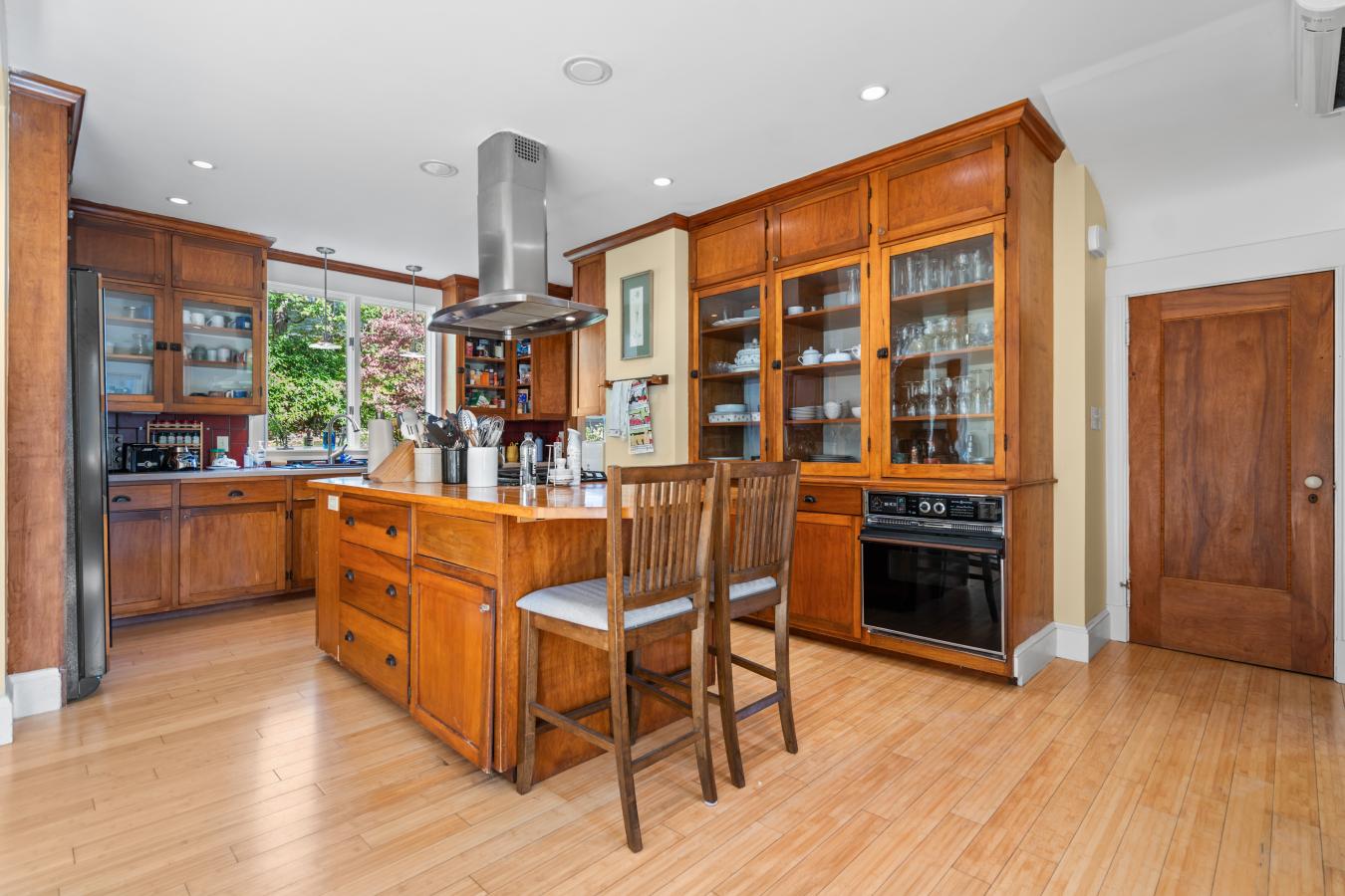 Concord, Merrimack, 03301, United States, 6 Bedrooms Bedrooms, ,3 BathroomsBathrooms,Residential,For Sale,1964618