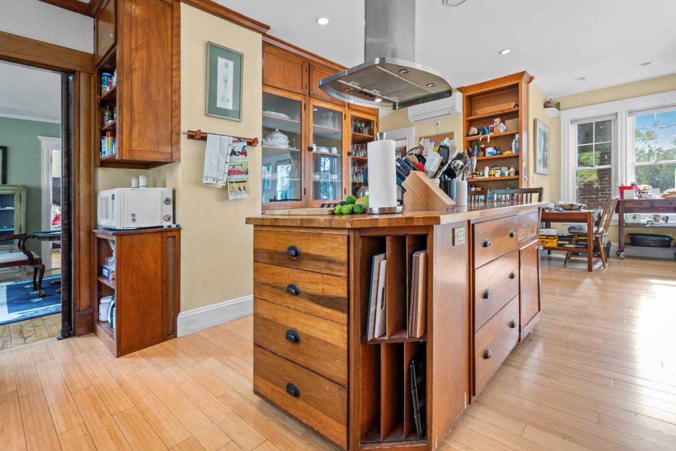 Concord, Merrimack, 03301, United States, 6 Bedrooms Bedrooms, ,3 BathroomsBathrooms,Residential,For Sale,1964618