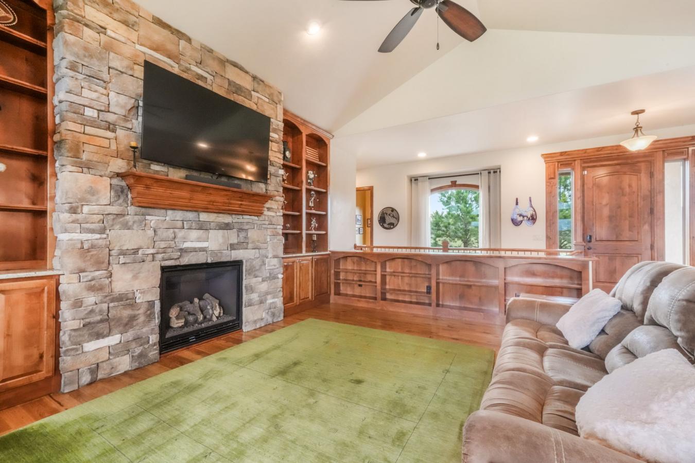 Colorado Springs, El Paso, 80908, United States, 4 Bedrooms Bedrooms, ,4 BathroomsBathrooms,Residential,For Sale,1964612