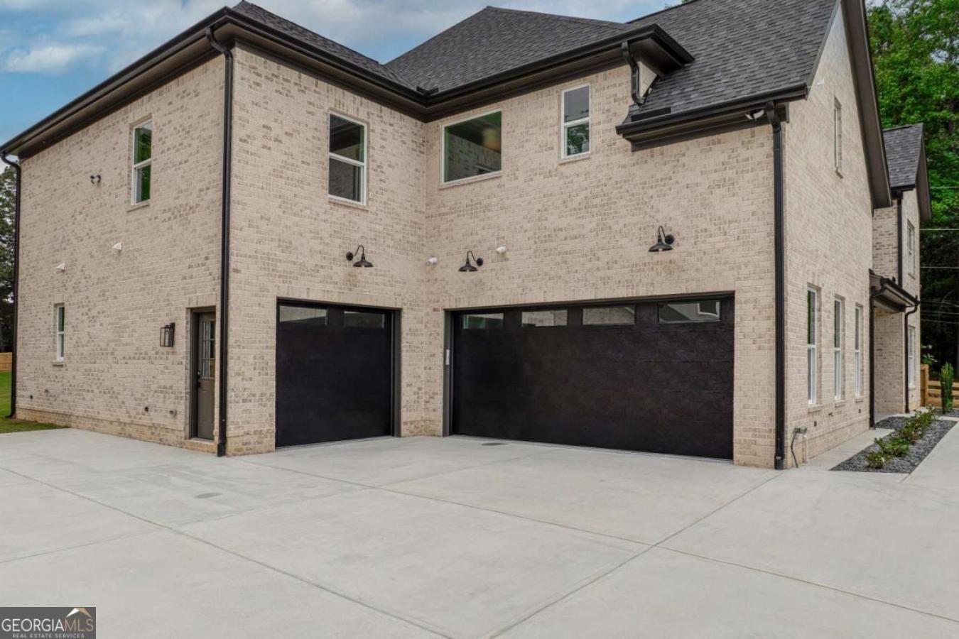 Dacula, Gwinnett, 30019, United States, 5 Bedrooms Bedrooms, ,5 BathroomsBathrooms,Residential,For Sale,1965927