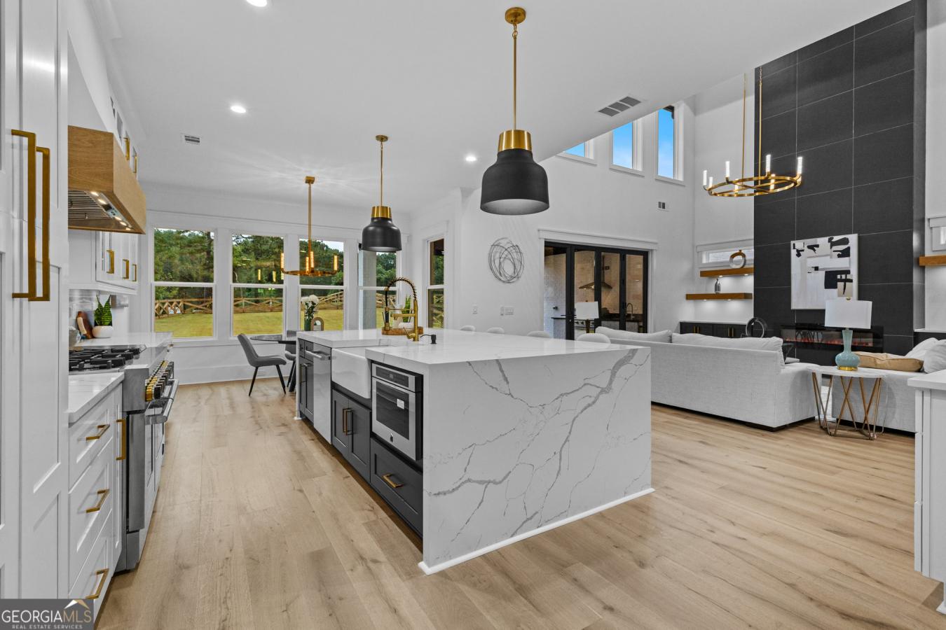 Braselton, Hall, 30517, United States, 5 Bedrooms Bedrooms, ,5 BathroomsBathrooms,Residential,For Sale,1965926