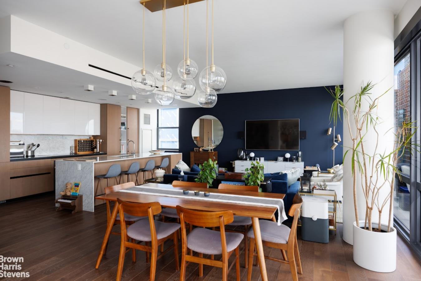 New York, New York, 10128, United States, 3 Bedrooms Bedrooms, ,3 BathroomsBathrooms,Residential,For Sale,1967471