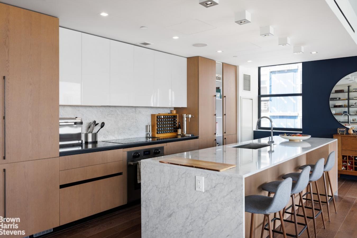 New York, New York, 10128, United States, 3 Bedrooms Bedrooms, ,3 BathroomsBathrooms,Residential,For Sale,1967471