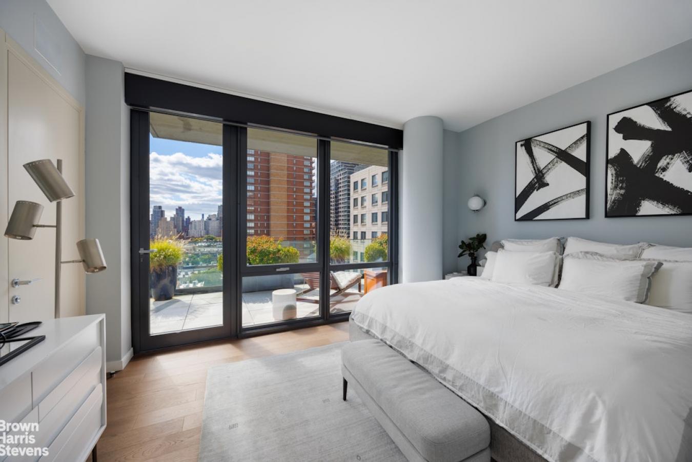 New York, New York, 10128, United States, 3 Bedrooms Bedrooms, ,3 BathroomsBathrooms,Residential,For Sale,1967471