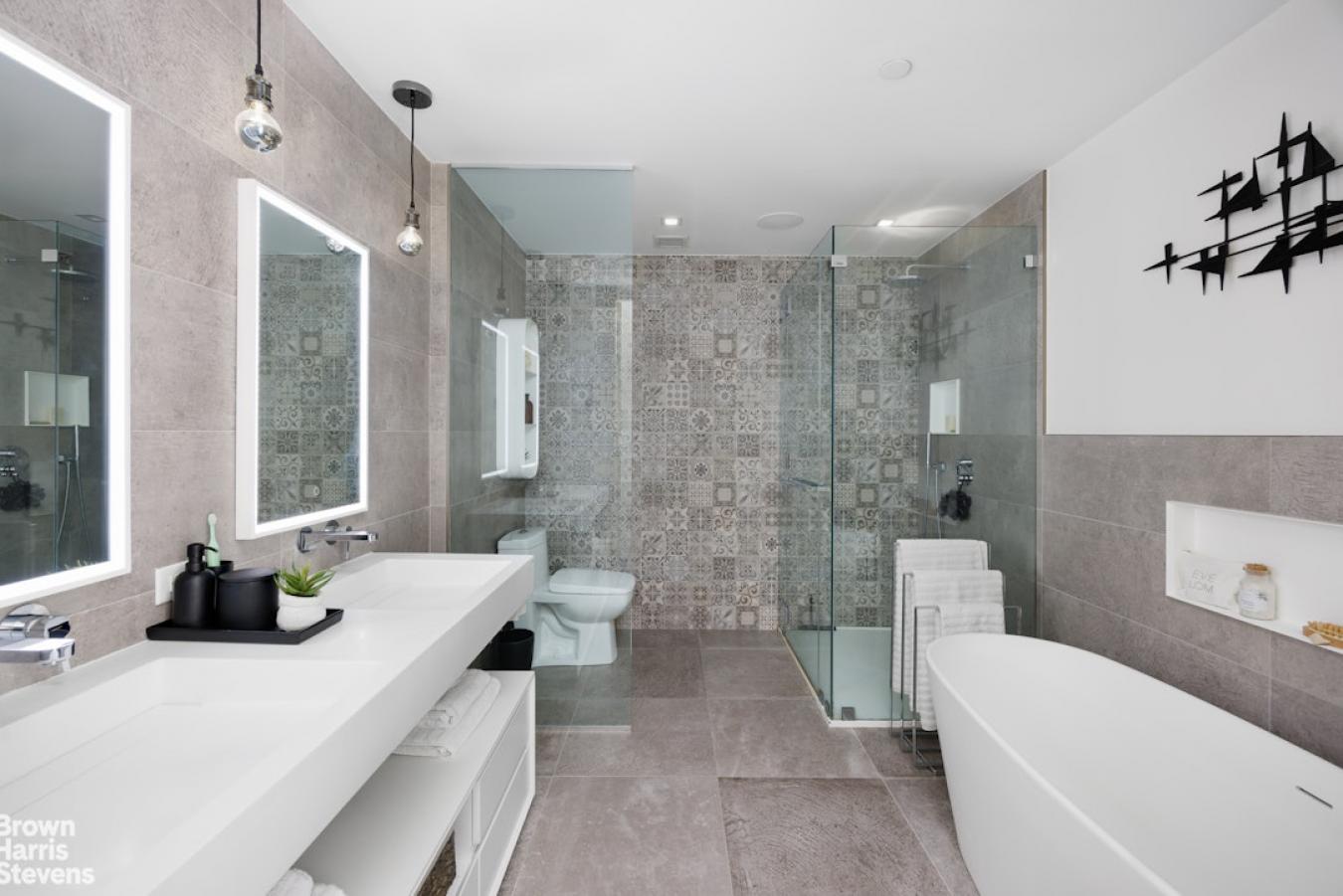 New York, New York, 10128, United States, 3 Bedrooms Bedrooms, ,3 BathroomsBathrooms,Residential,For Sale,1967471