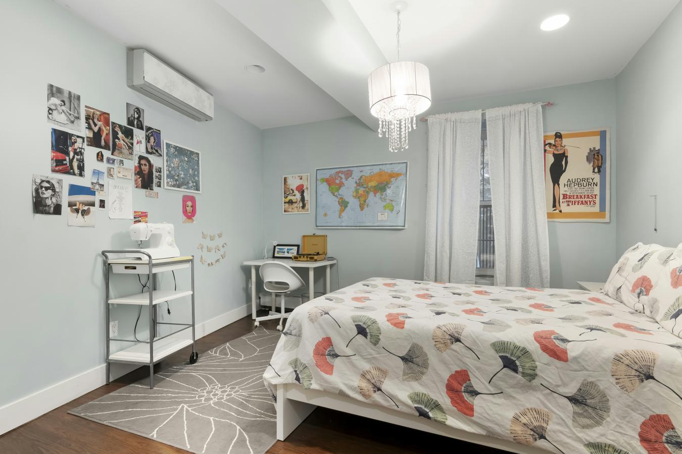 Park Slope, New York, 11217, United States, 3 Bedrooms Bedrooms, ,2 BathroomsBathrooms,Residential,For Sale,1967470