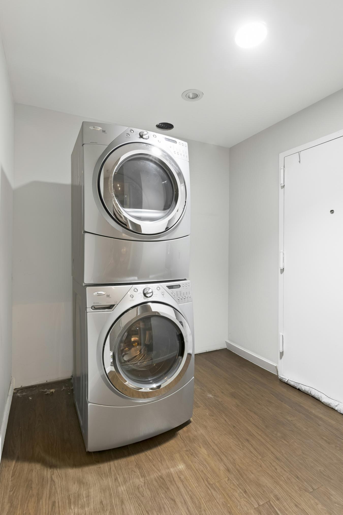 Park Slope, New York, 11217, United States, 3 Bedrooms Bedrooms, ,2 BathroomsBathrooms,Residential,For Sale,1967470