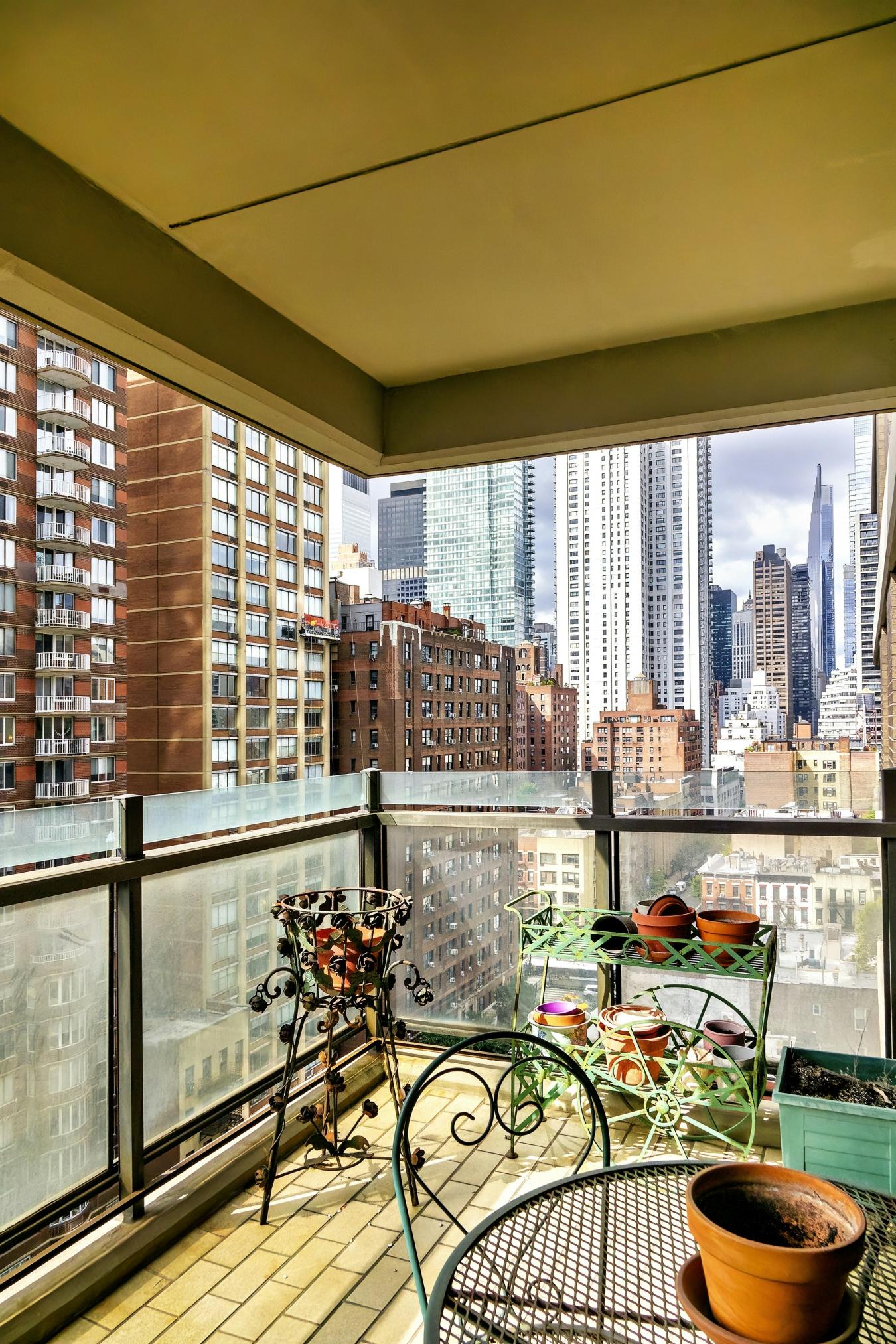 New York, New York, 10022, United States, 3 Bedrooms Bedrooms, ,3 BathroomsBathrooms,Residential,For Sale,1967468