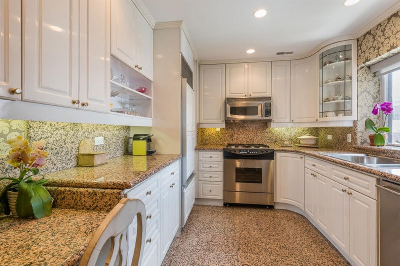 New York, New York, 10022, United States, 2 Bedrooms Bedrooms, ,2 BathroomsBathrooms,Residential,For Sale,1967467