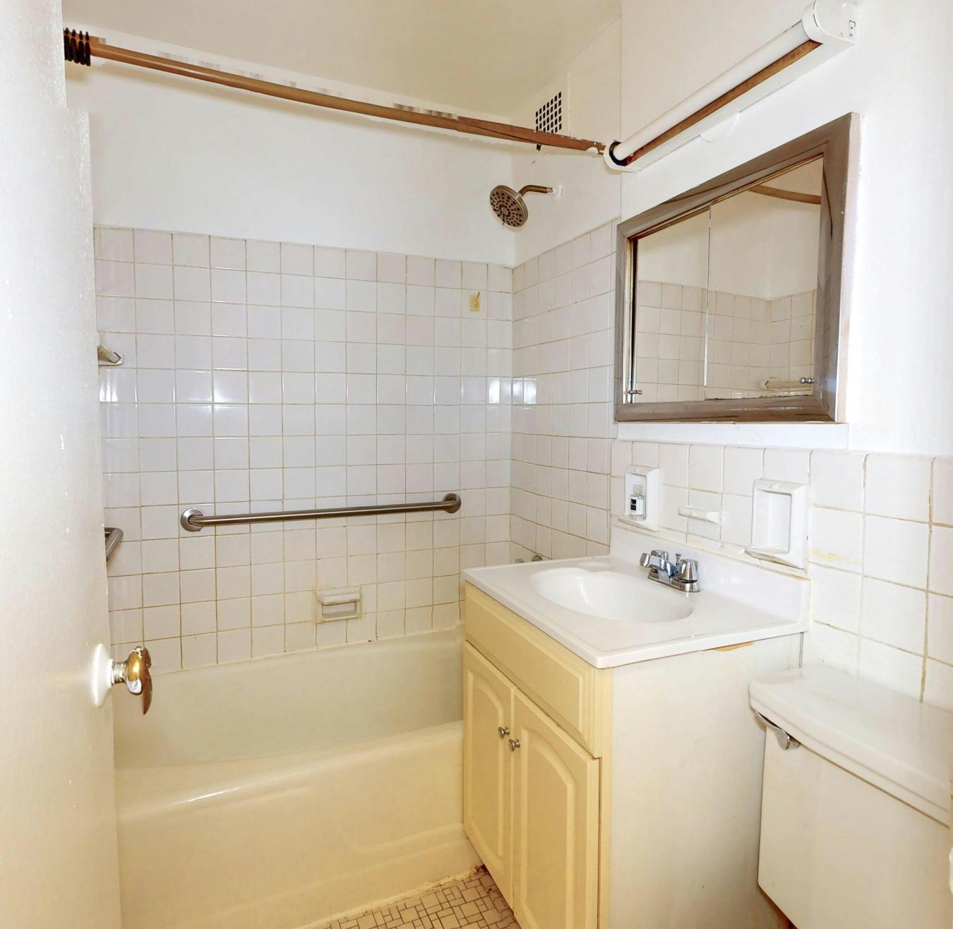 New York, New York, 10065, United States, 3 Bedrooms Bedrooms, ,2 BathroomsBathrooms,Residential,For Sale,1967465