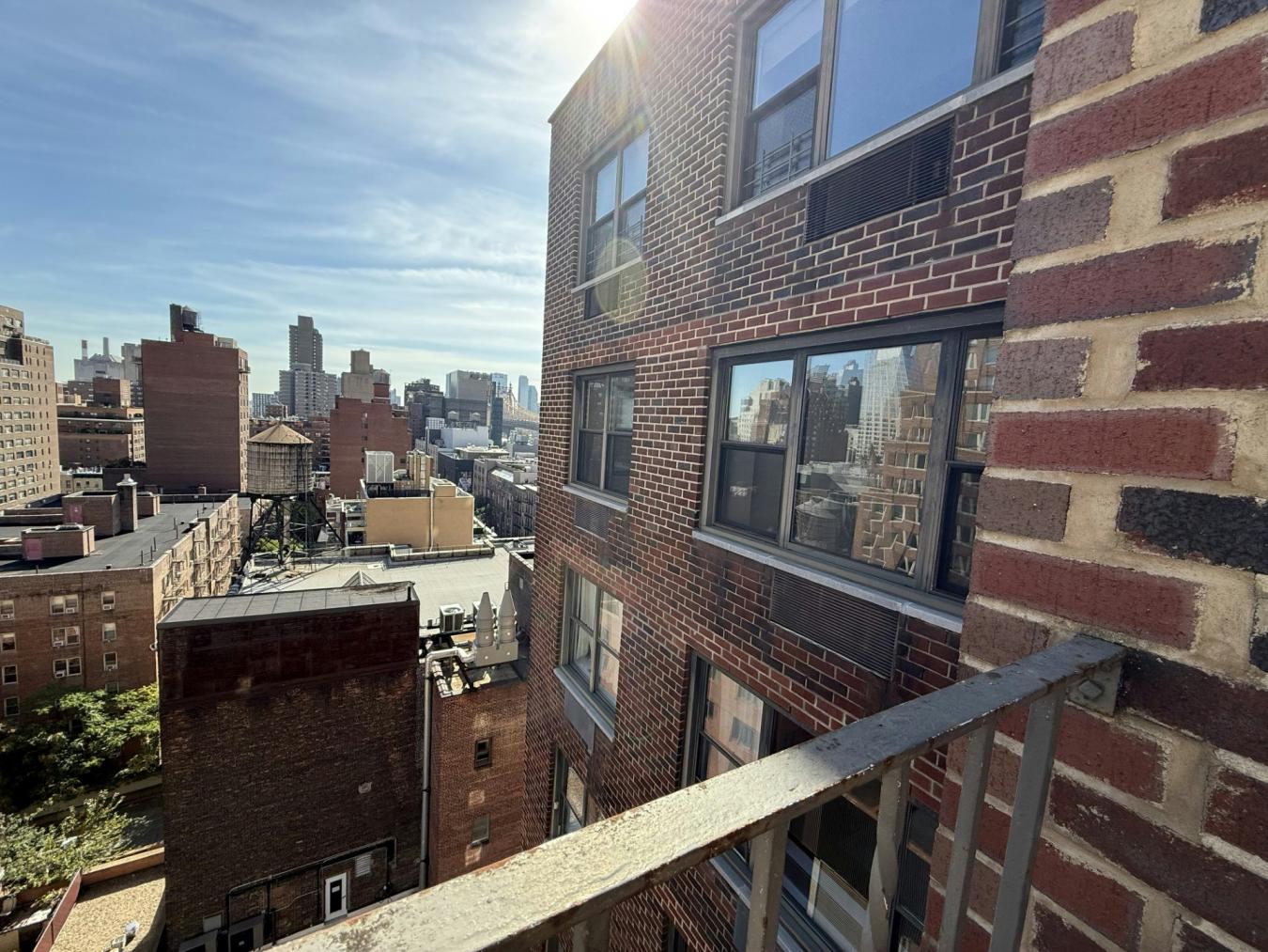 New York, New York, 10065, United States, 3 Bedrooms Bedrooms, ,2 BathroomsBathrooms,Residential,For Sale,1967465