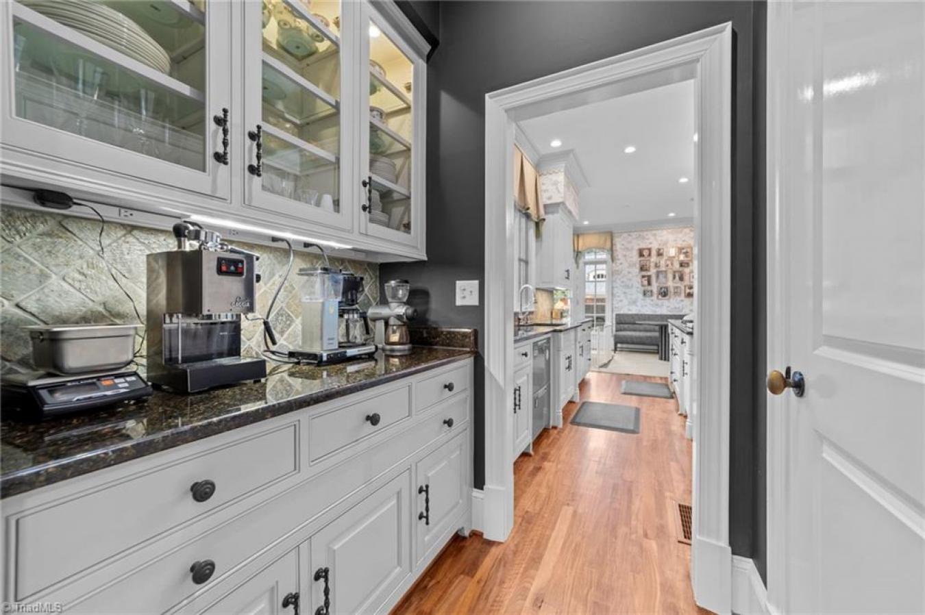 Greensboro, Guilford, 27408, United States, ,Residential,For Sale,1966115