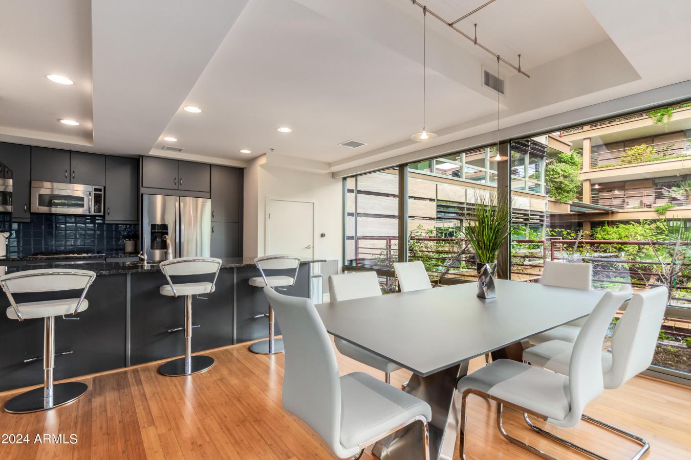 Scottsdale, Maricopa, 85251, United States, 2 Bedrooms Bedrooms, ,2 BathroomsBathrooms,Residential,For Sale,1966113