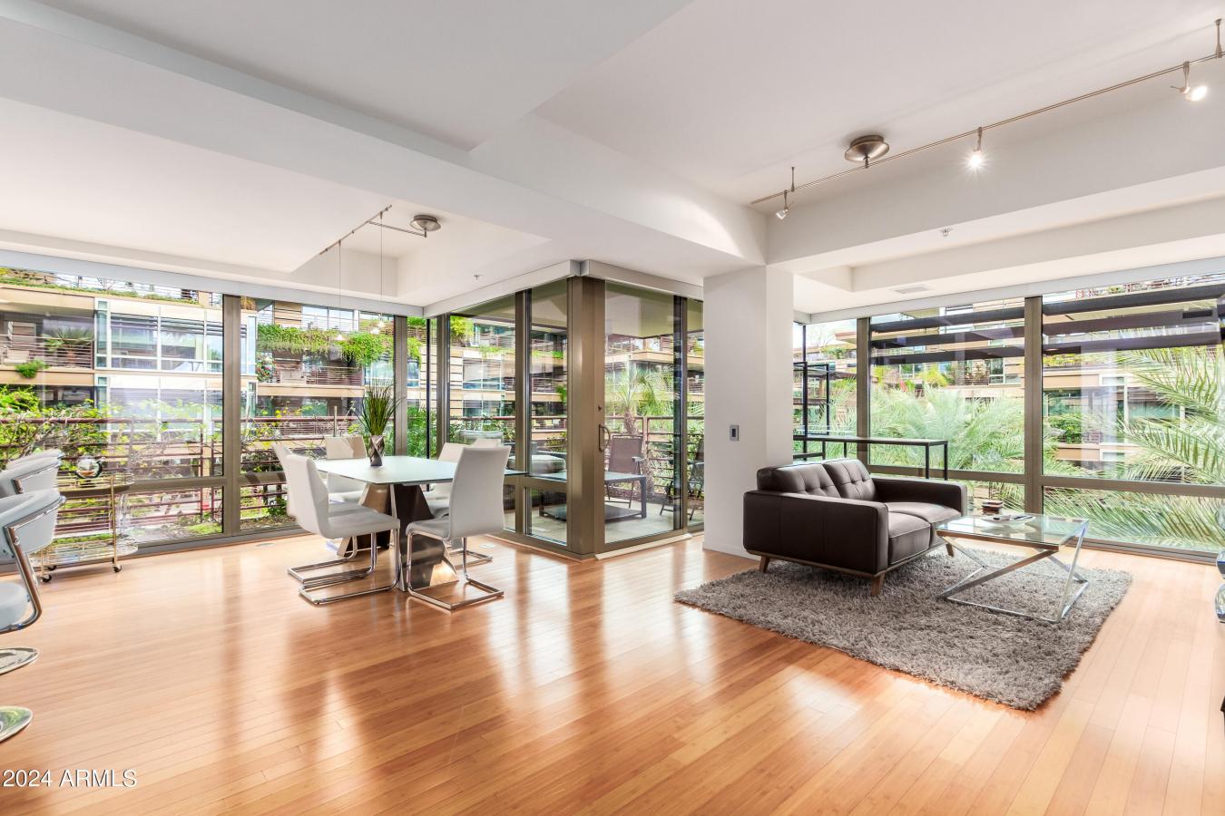 Scottsdale, Maricopa, 85251, United States, 2 Bedrooms Bedrooms, ,2 BathroomsBathrooms,Residential,For Sale,1966113