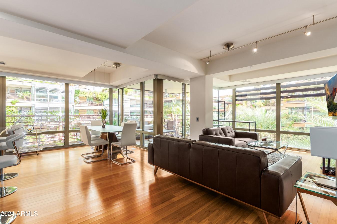 Scottsdale, Maricopa, 85251, United States, 2 Bedrooms Bedrooms, ,2 BathroomsBathrooms,Residential,For Sale,1966113