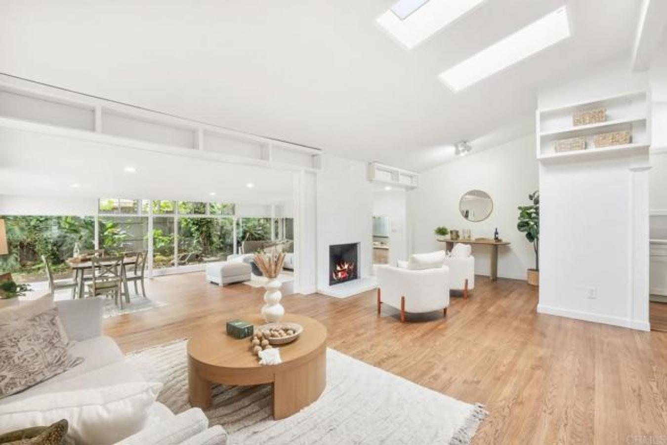 San Diego, San Diego, 92123, United States, 3 Bedrooms Bedrooms, ,7 BathroomsBathrooms,Residential,For Sale,1966112