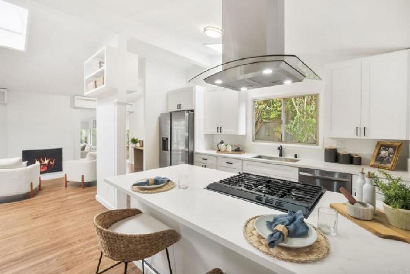 San Diego, San Diego, 92123, United States, 3 Bedrooms Bedrooms, ,7 BathroomsBathrooms,Residential,For Sale,1966112