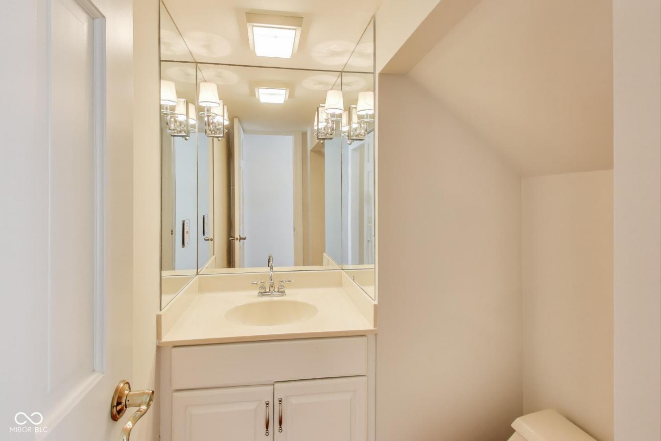 Carmel, Hamilton, 46032, United States, 3 Bedrooms Bedrooms, ,2 BathroomsBathrooms,Residential,For Sale,1966108