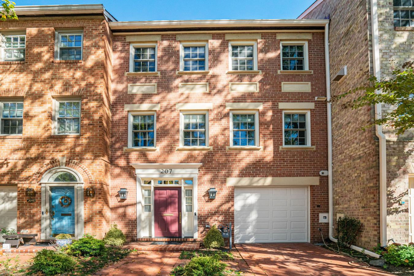 Alexandria, Virginia, 22314, United States, 3 Bedrooms Bedrooms, ,2 BathroomsBathrooms,Residential,For Sale,1967461