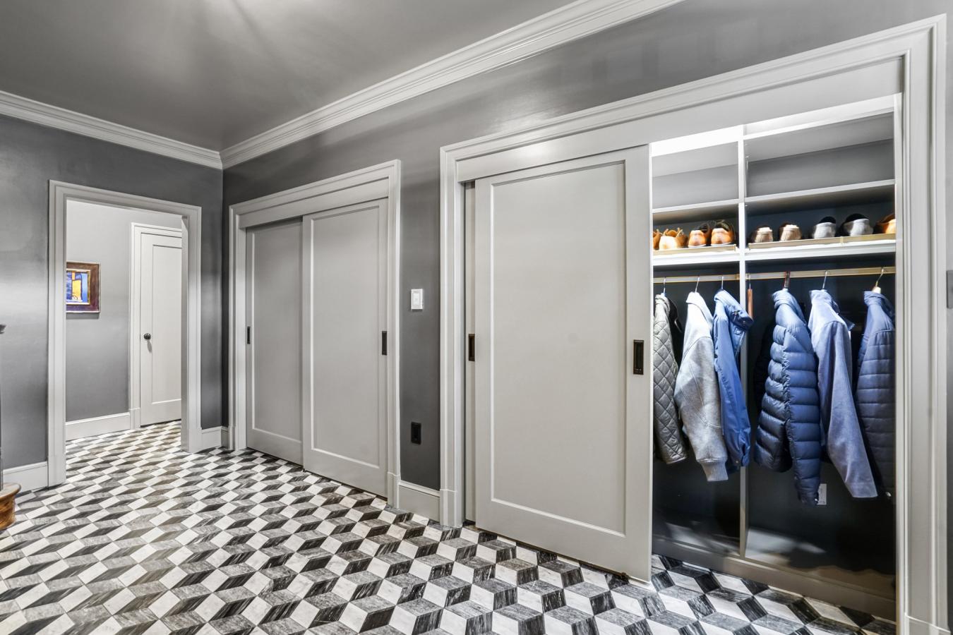 Alexandria, Virginia, 22314, United States, 3 Bedrooms Bedrooms, ,2 BathroomsBathrooms,Residential,For Sale,1967461