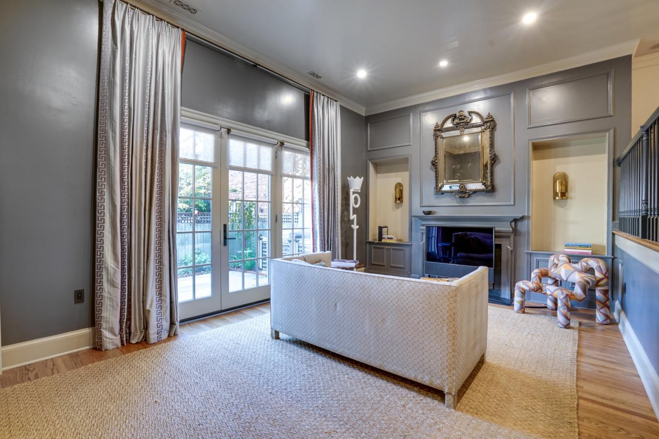 Alexandria, Virginia, 22314, United States, 3 Bedrooms Bedrooms, ,2 BathroomsBathrooms,Residential,For Sale,1967461