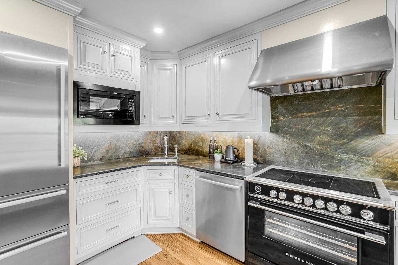 Alexandria, Virginia, 22314, United States, 3 Bedrooms Bedrooms, ,2 BathroomsBathrooms,Residential,For Sale,1967461