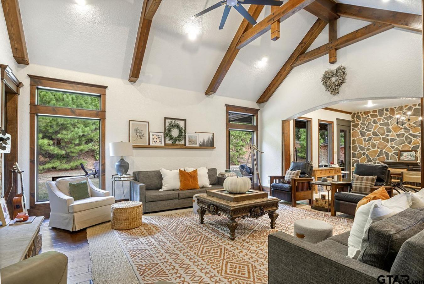 Palestine, Anderson, 75803, United States, 5 Bedrooms Bedrooms, ,3 BathroomsBathrooms,Residential,For Sale,1967460