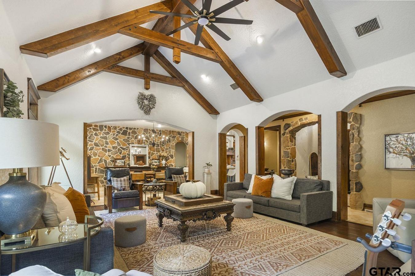 Palestine, Anderson, 75803, United States, 5 Bedrooms Bedrooms, ,3 BathroomsBathrooms,Residential,For Sale,1967460