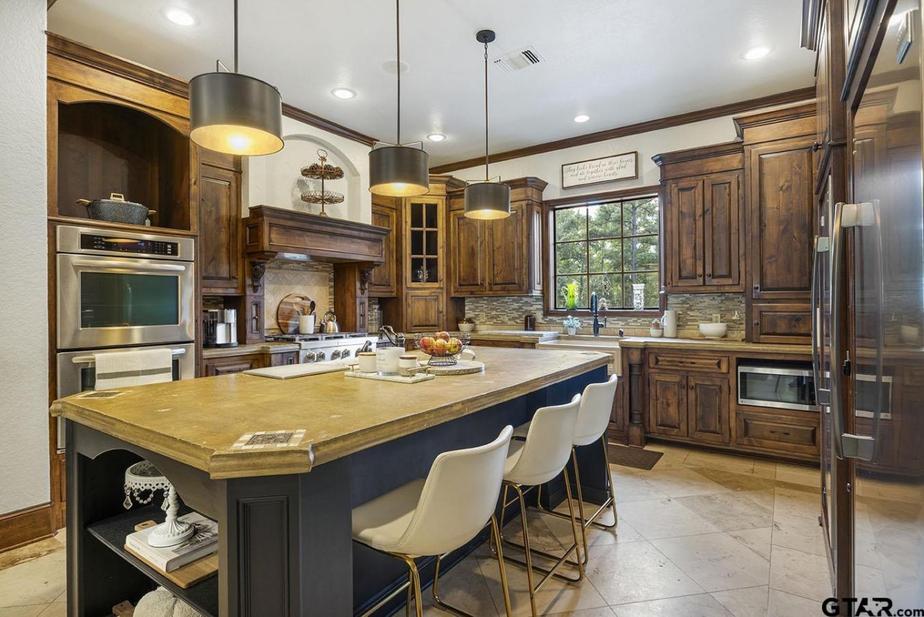 Palestine, Anderson, 75803, United States, 5 Bedrooms Bedrooms, ,3 BathroomsBathrooms,Residential,For Sale,1967458