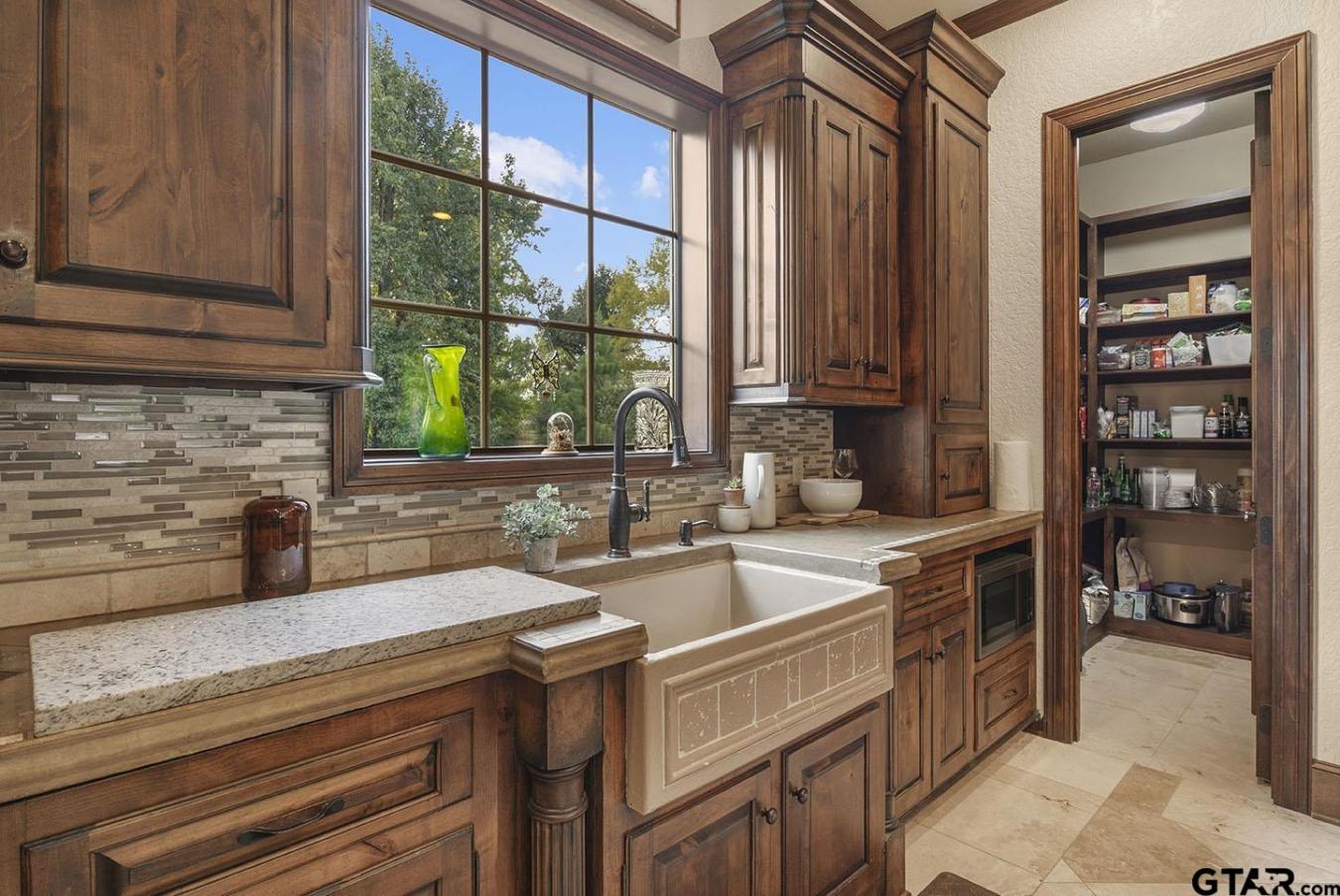 Palestine, Anderson, 75803, United States, 5 Bedrooms Bedrooms, ,3 BathroomsBathrooms,Residential,For Sale,1967458