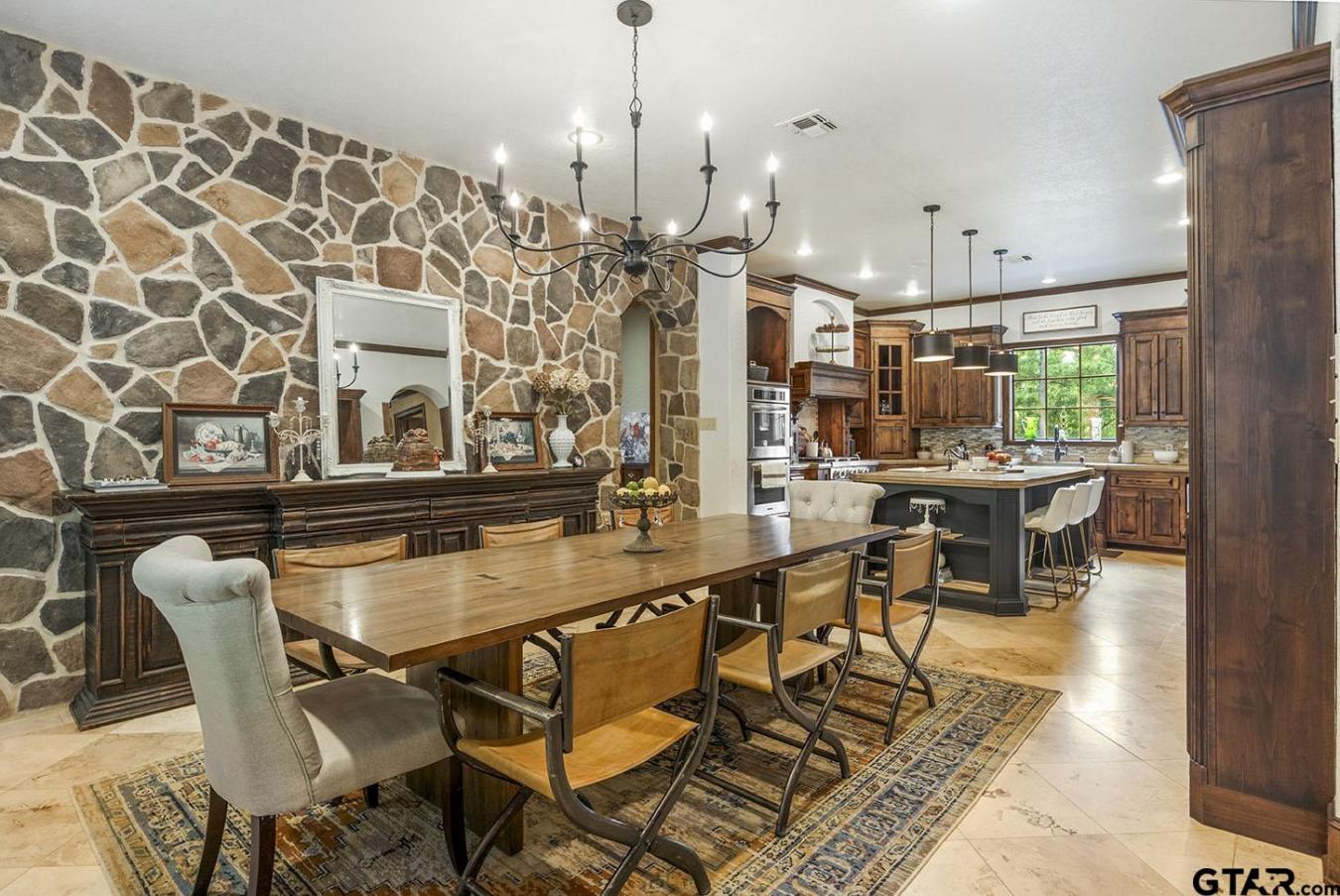 Palestine, Anderson, 75803, United States, 5 Bedrooms Bedrooms, ,3 BathroomsBathrooms,Residential,For Sale,1967458