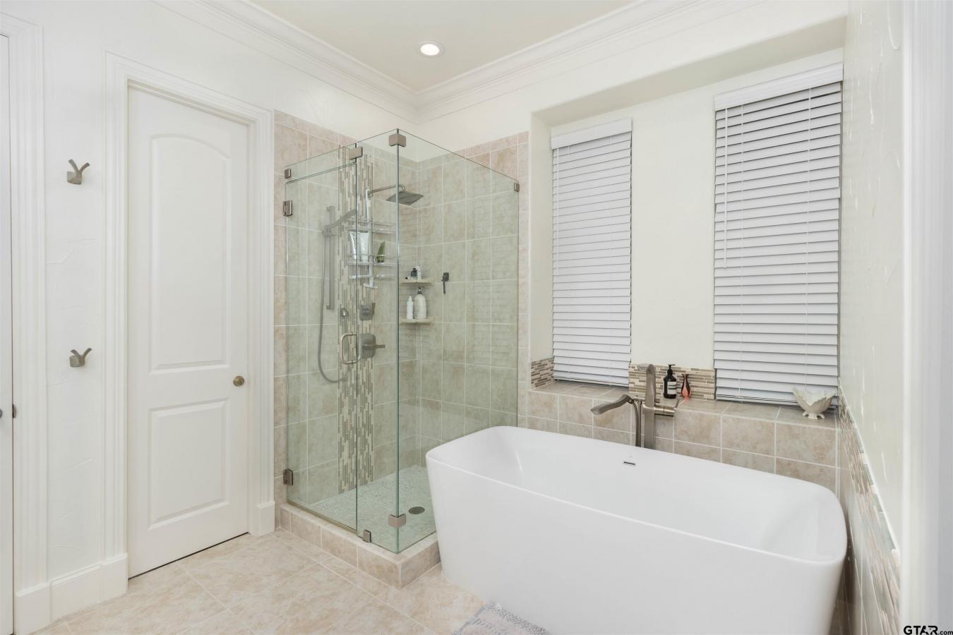 Tyler, Smith, 75709, United States, 3 Bedrooms Bedrooms, ,3 BathroomsBathrooms,Residential,For Sale,1967459