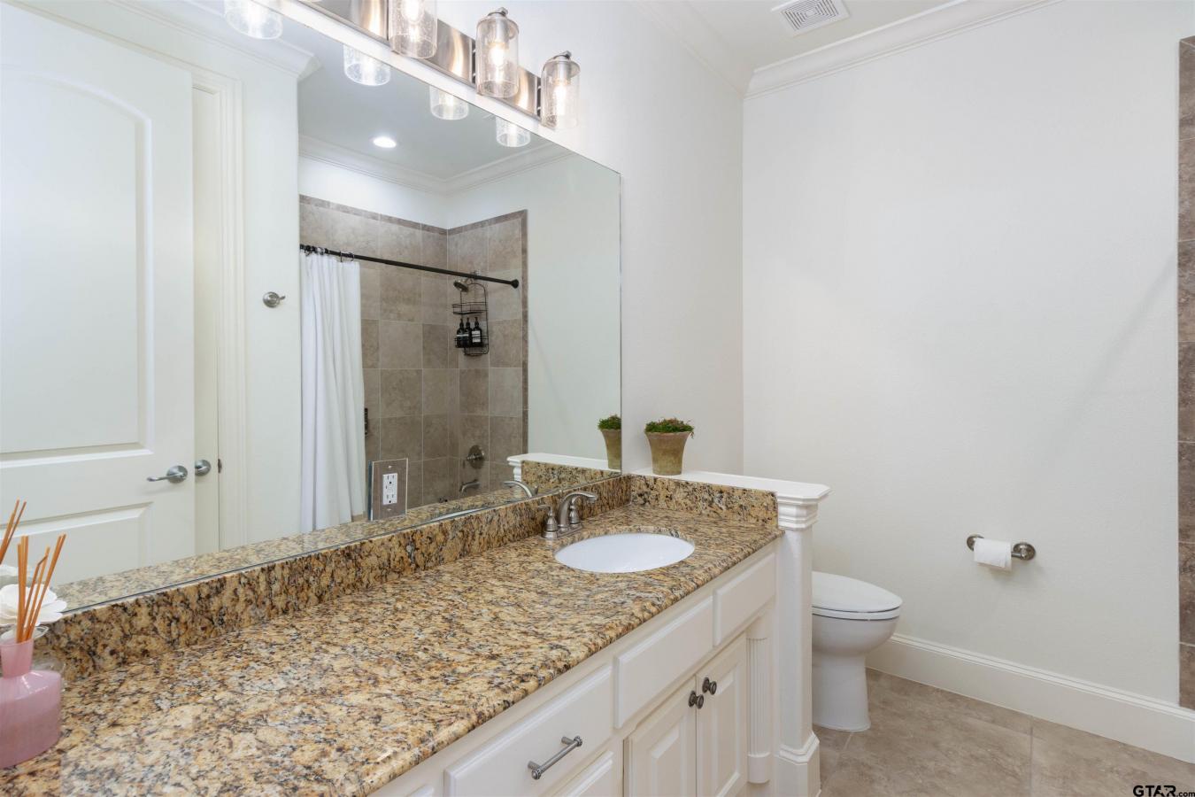 Tyler, Smith, 75709, United States, 3 Bedrooms Bedrooms, ,3 BathroomsBathrooms,Residential,For Sale,1967459