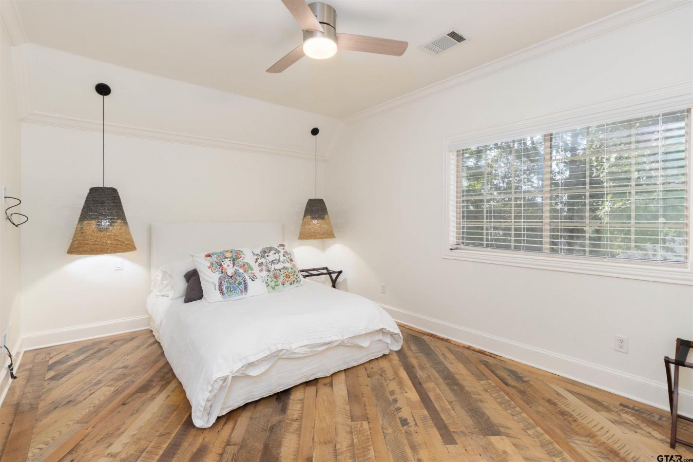 Tyler, Smith, 75709, United States, 3 Bedrooms Bedrooms, ,3 BathroomsBathrooms,Residential,For Sale,1967459